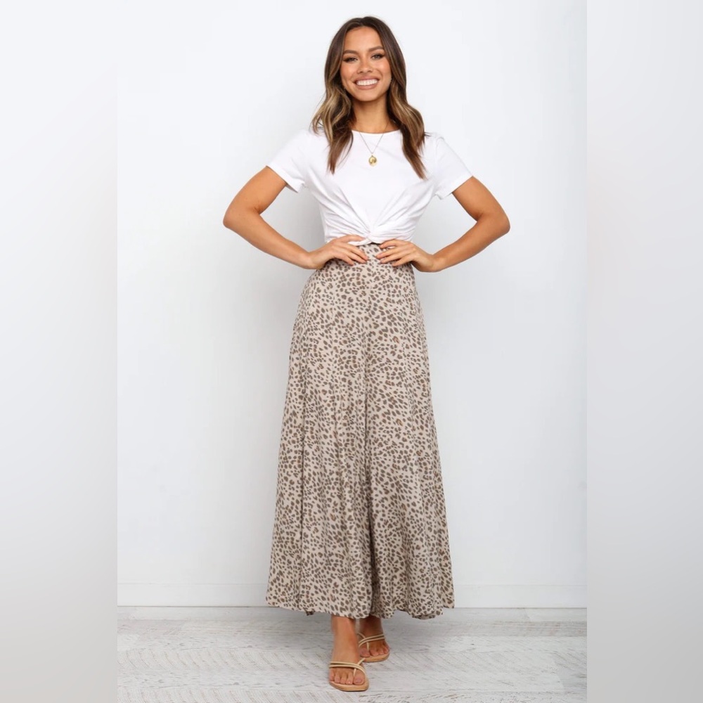 High-waisted animal print pants